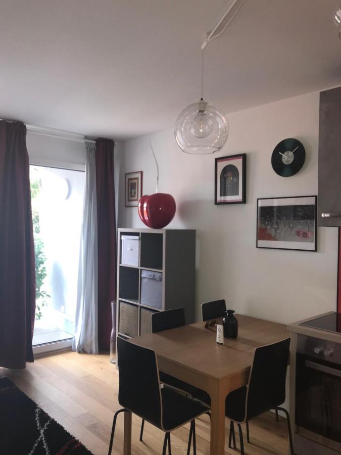 Red Flower Apartment With Pool - 5 Min To Lake Вена Экстерьер фото