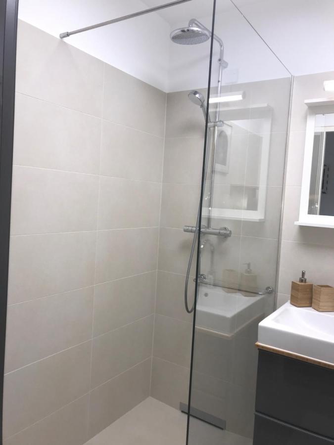 Red Flower Apartment With Pool - 5 Min To Lake Вена Экстерьер фото